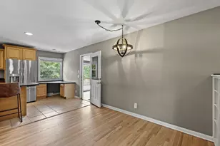 1418 Arrowood Dr, Madison, WI 53704 - Photo 9