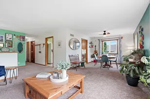 3137 Clove Dr, Madison, WI 53704 - Photo 7