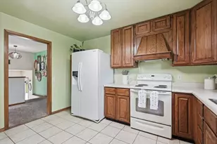 3137 Clove Dr, Madison, WI 53704 - Photo 11