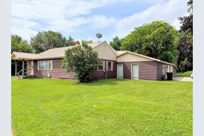 1733 S Marquette Road, Prairie Du Chien, WI 53821 - Photo 5