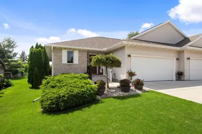 1043 N Wuthering Hills Drive, Janesville, WI 53546 - Photo 5