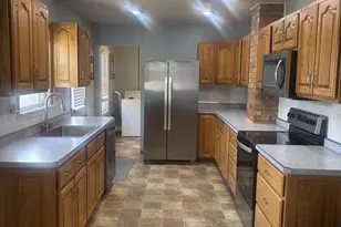 915 West St, Baraboo, WI 53913 - Photo 9