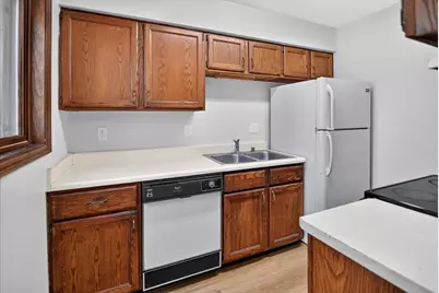 6866 Park Ridge Drive, Madison, WI 53719 - Photo 9