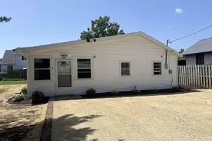 2126 Park Ave, Beloit, WI 53511 - Photo 3