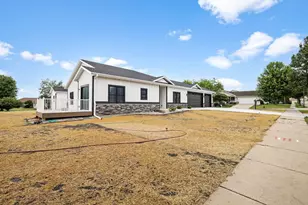 638 Sunset &amp 217 Dale Dr, Lodi, WI 53555 - Photo 9