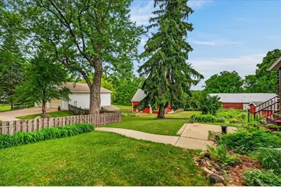 854 Highway 51, Stoughton, WI 53589 - Photo 9