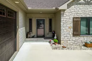 3904 Tanglewood Pl, Janesville, WI 53546 - Photo 3