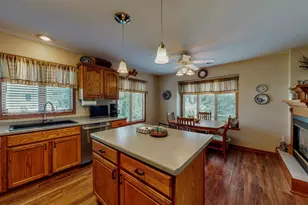 1505 Raveen St, Fort Atkinson, WI 53538 - Photo 9