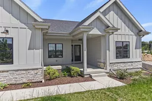 6854 Karolina Wy, Sun Prairie, WI 53590 - Photo 3
