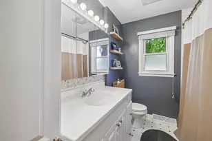 4017 Zeno St, Madison, WI 53704 - Photo 9