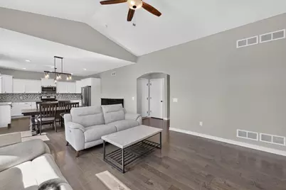 299 Hallmark Way, Sun Prairie, WI 53590 - Photo 9