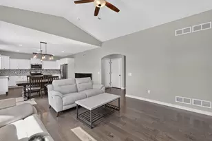 299 Hallmark Way, Sun Prairie, WI 53590 - Photo 9