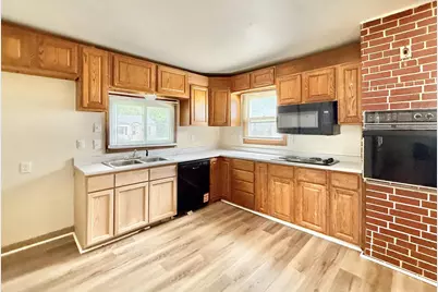 922 Farwell Street, Beloit, WI 53511 - Photo 3