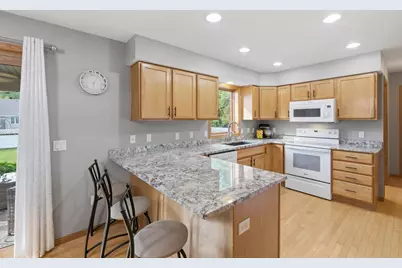 5478 Shale Road, Fitchburg, WI 53711 - Photo 11