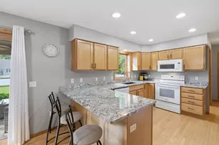 5478 Shale Rd, Fitchburg, WI 53711 - Photo 11