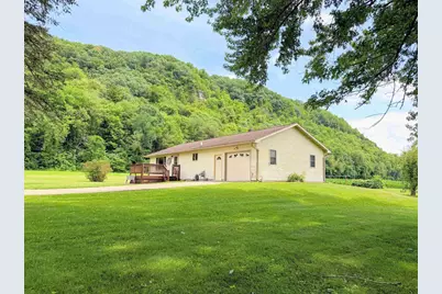 63823 Meadow Lane, Prairie Du Chien, WI 53821 - Photo 7