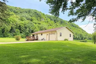 63823 Meadow Ln, Prairie Du Chien, WI 53821 - Photo 7