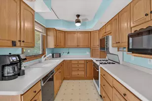 1638 Arkansas Ave, Madison, WI 53704 - Photo 9
