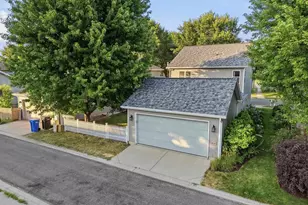 614 McLean Dr, Madison, WI 53718 - Photo 33