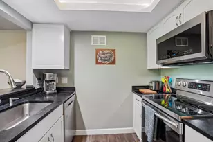 2809 Century Harbor Rd, Middleton, WI 53562 - Photo 17