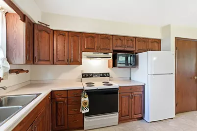 727 Jacquelyn Drive, Baraboo, WI 53913 - Photo 9