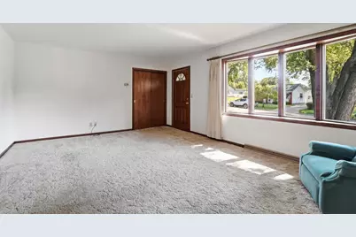 727 Jacquelyn Drive, Baraboo, WI 53913 - Photo 5