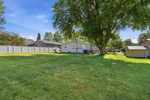727 Jacquelyn Dr, Baraboo, WI 53913 - Photo 29