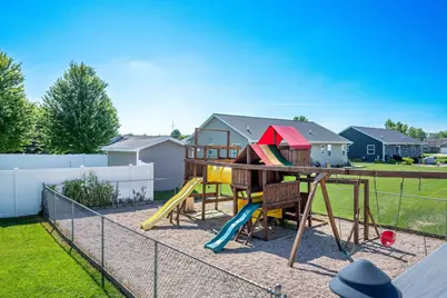 740 E Scott Street, Omro, WI 54963 - Photo 5
