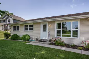 1787 Oakview Dr, Stoughton, WI 53589 - Photo 5