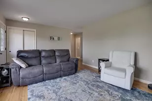 1787 Oakview Dr, Stoughton, WI 53589 - Photo 9