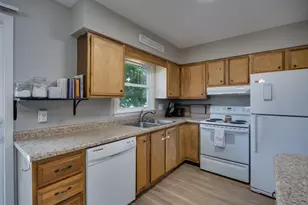 1787 Oakview Dr, Stoughton, WI 53589 - Photo 11