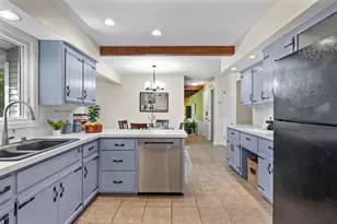 10 Stonecrest Cir, Madison, WI 53717 - Photo 9