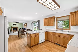 318 Burl Oak Dr, DeForest, WI 53532 - Photo 15