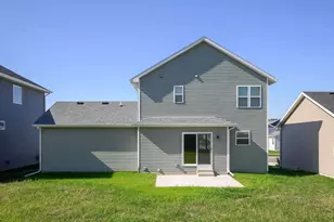 2521 Clover Pt Dr, Fitchburg, WI 53711 - Photo 15