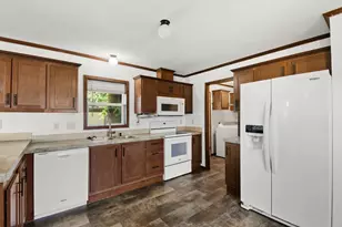 808 Charles Ln, Stoughton, WI 53589 - Photo 11