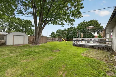 879 E Inman Parkway, Beloit, WI 53511 - Photo 31