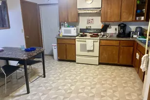1002 Monica Ln, Madison, WI 53704 - Photo 5
