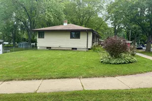 1002 Monica Ln, Madison, WI 53704 - Photo 9