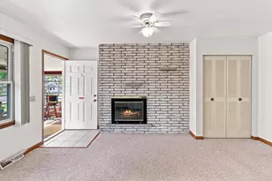 2834 Commercial Ave, Madison, WI 53704 - Photo 7