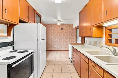 2834 Commercial Avenue, Madison, WI 53704 - Photo 9