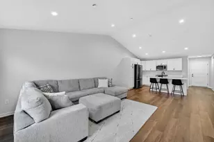 340 Lilac Ln, Stoughton, WI 53589 - Photo 9