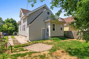1112 Bluff Ave, Sheboygan, WI 53081 - Photo 7