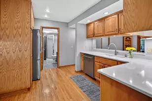 445 Caromar Dr, Madison, WI 53711 - Photo 9