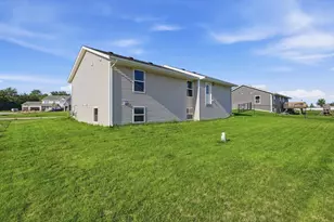 708 E Maple Beach Dr, Edgerton, WI 53534 - Photo 5