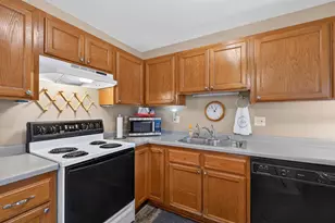 403 Hanson Rd, Stoughton, WI 53589 - Photo 9