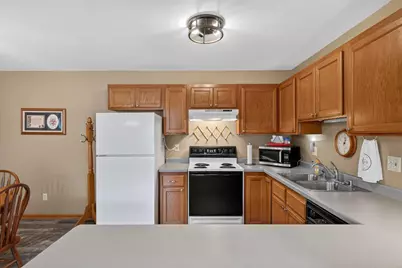 403 Hanson Road, Stoughton, WI 53589 - Photo 15