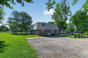 5110 Pebblebrook Dr, Madison, WI 53716 - Photo 5