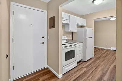 5110 Pebblebrook Drive, Madison, WI 53716 - Photo 11