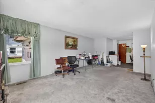 1941 Masters St, Beloit, WI 53511 - Photo 5
