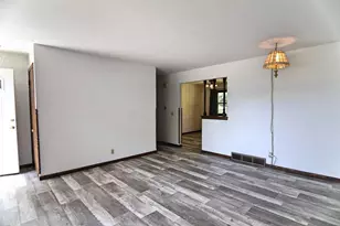 1109 Ontario Dr, Janesville, WI 53545 - Photo 5